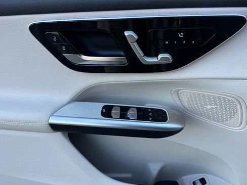 Used 2026 Mercedes-Benz GLC 300 GLC 300 image 10