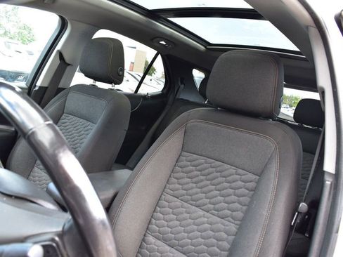 Used 2018 Chevrolet Equinox LT image 19