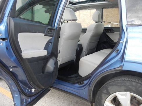 Used 2015 Subaru Forester 2.5i Premium AWD/4WD image 28