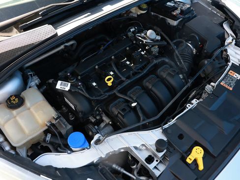 Used 2016 Ford Focus SE FWD image 46
