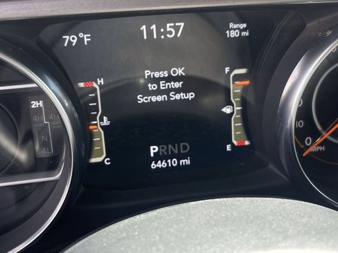 Used 2018 Jeep Wrangler Unlimited Sahara AWD/4WD image 12