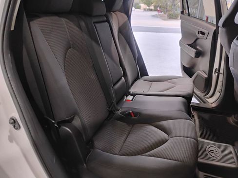 Used 2021 Toyota Highlander L image 24