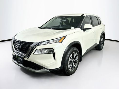 Used 2023 Nissan Rogue SV FWD image 3