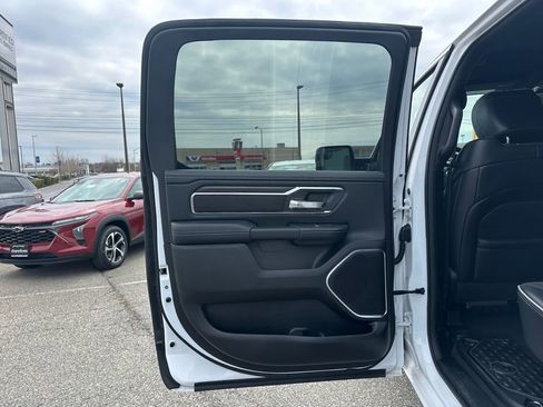 Used 2026 RAM 1500 Laramie AWD/4WD image 9