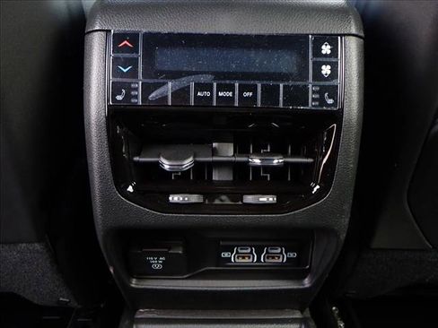 New 2025 Jeep Grand Cherokee L Overland w/ Luxury Tech Group IV image 11