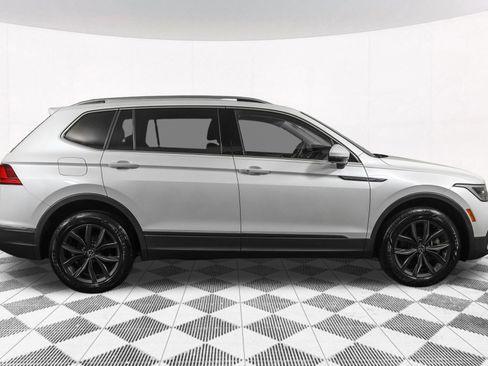 Used 2023 Volkswagen Tiguan SE FWD image 13