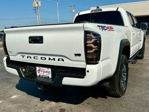 Used 2022 Toyota Tacoma TRD Off-Road w/ Technology Package image 19