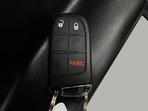 Used 2025 Jeep Compass Trailhawk AWD/4WD image 30