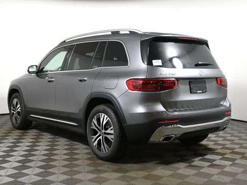 New 2026 Mercedes-Benz GLB 250 4MATIC image 5