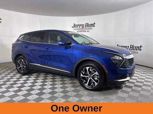 Used 2023 Kia Sportage EX image 4