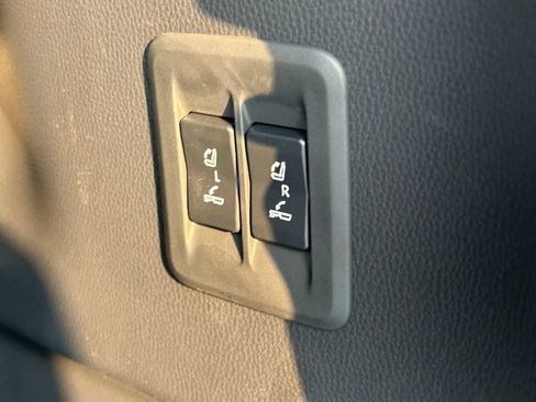 Used 2025 Lexus GX 550 AWD/4WD image 15