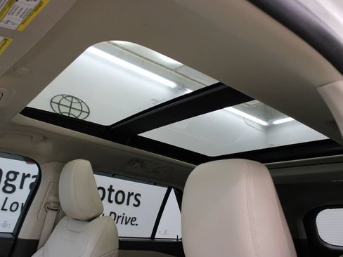 Used 2023 Ford Explorer Platinum w/ Premium Technology Package RWD image 14