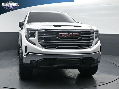 Used 2024 GMC Sierra 1500 SLT w/ SLT Premium Package AWD/4WD image 2