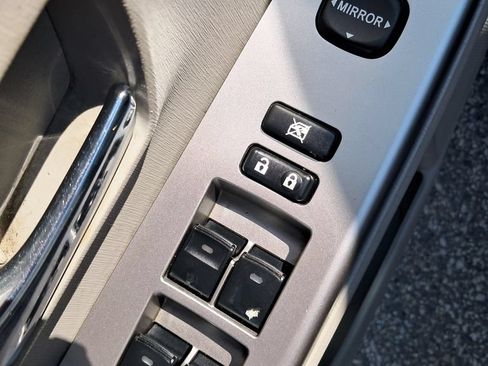 Used 2017 Toyota Prius V Three FWD image 11