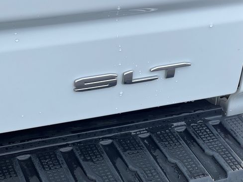 Used 2024 GMC Sierra 1500 SLT image 22