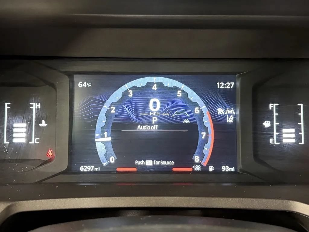 Used 2025 Toyota Tacoma SR5 AWD/4WD image 17