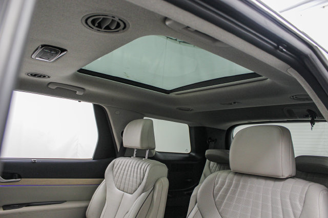 Used 2024 Hyundai Palisade Limited AWD/4WD image 28