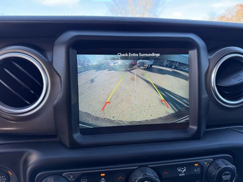 Used 2018 Jeep Wrangler Rubicon image 18