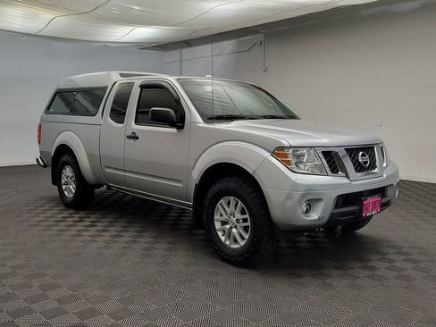 Used 2015 Nissan Frontier SV w/ SV Value Truck Package AWD/4WD image 7