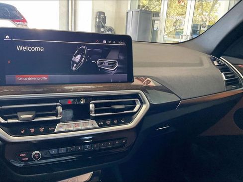 Used 2024 BMW X3 xDrive30i image 10