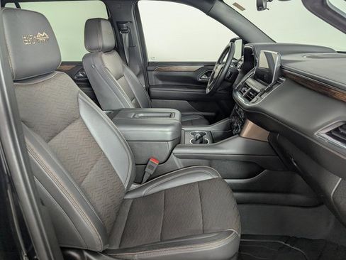 Used 2023 Chevrolet Suburban High Country image 29