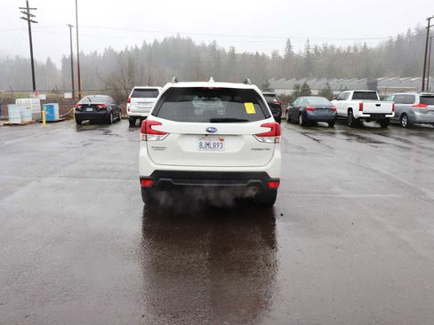 Used 2019 Subaru Forester Limited image 6