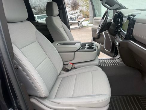 Used 2023 GMC Sierra 1500 SLE image 12