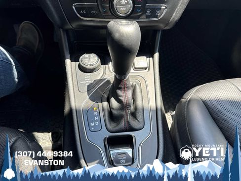 Used 2021 Jeep Cherokee Trailhawk w/ Premium Leather Package AWD/4WD image 30