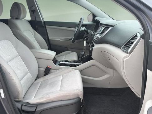 Used 2016 Hyundai Tucson SE w/ Option Group 12 FWD image 9