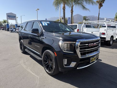 Used 2023 GMC Yukon SLT w/ SLT Luxury Package AWD/4WD image 2