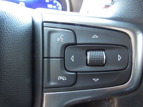 Used 2022 Chevrolet Suburban Z71 w/ Luxury Package AWD/4WD image 38