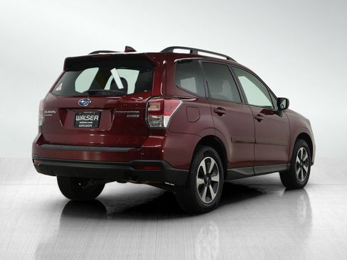 Used 2017 Subaru Forester 2.5i Premium image 5