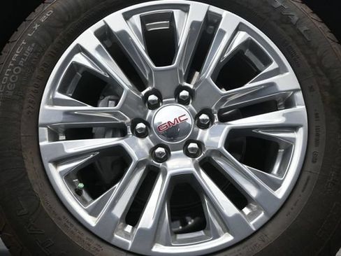 Used 2024 GMC Yukon Denali AWD/4WD image 9