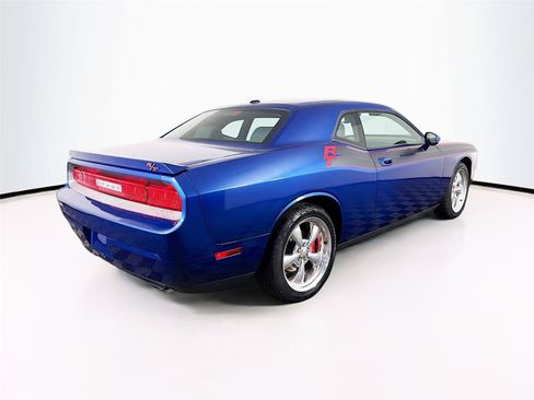 Used 2010 Dodge Challenger R/T RWD image 11