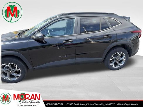 Certified 2024 Chevrolet Trax LT w/ Driver Confidence Package FWD image 1