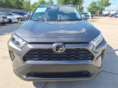 Used 2024 Toyota RAV4 XLE w/ Convenience Package FWD image 9