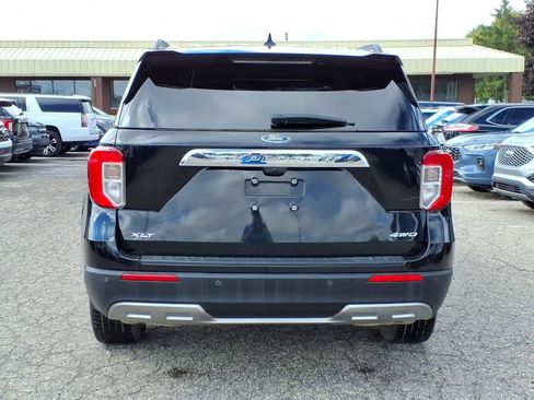 Used 2023 Ford Explorer XLT w/ Equipment Group 202A AWD/4WD image 6