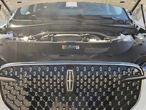 New 2025 Lincoln Aviator 2WD w/ Equipment Group 101A image 17