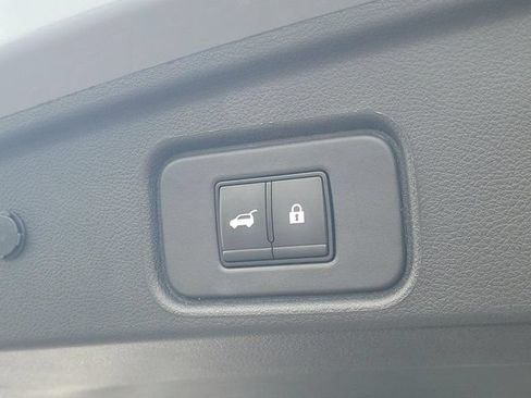 Used 2023 Nissan Pathfinder Platinum AWD/4WD image 13