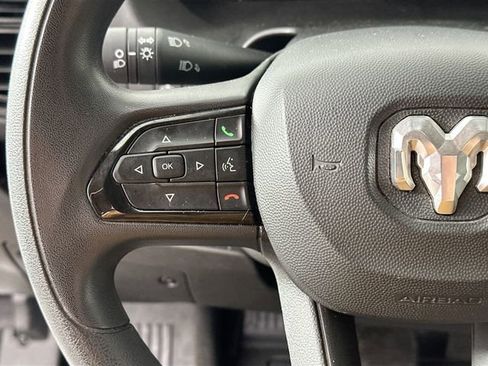 Used 2025 RAM ProMaster 2500 w/ Convenience Group FWD image 18