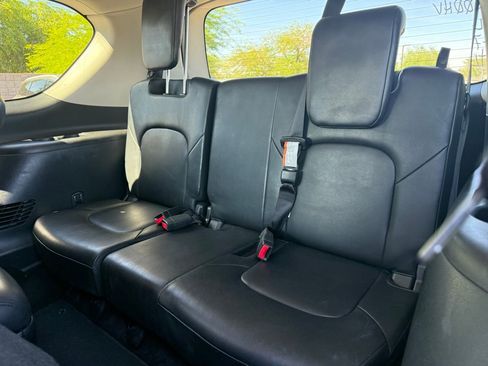 Used 2024 Nissan Armada SL w/ Captain's Chairs Package image 9
