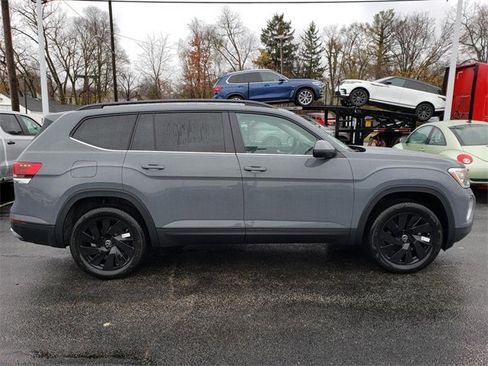 New 2026 Volkswagen Atlas SE image 2