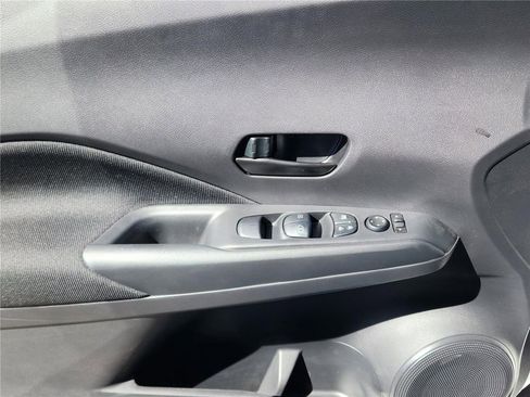 New 2025 Nissan Kicks Play S image 9