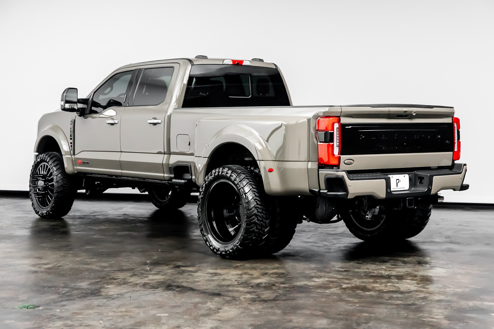 Used 2026 Ford F450 Platinum w/ Platinum Plus Package AWD/4WD image 16