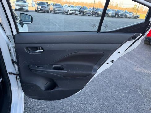 Used 2021 Nissan Versa SV image 17