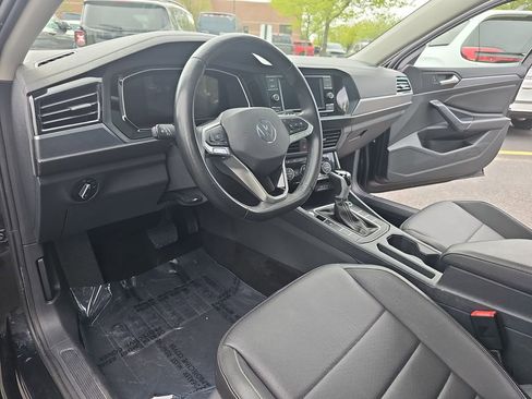 Used 2024 Volkswagen Jetta SE FWD image 15