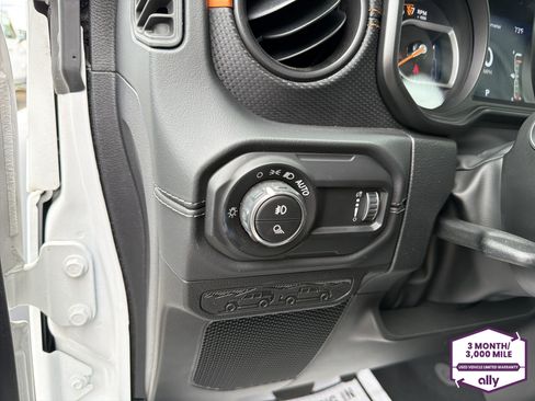 Used 2026 Jeep Gladiator Mojave AWD/4WD image 15