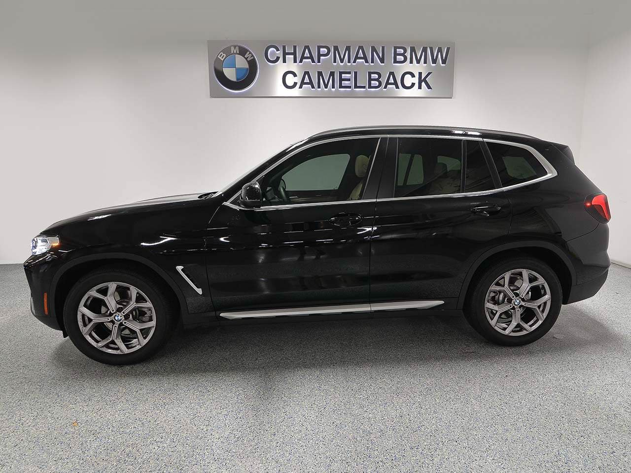 Used 2024 BMW X3 sDrive30i RWD image 3
