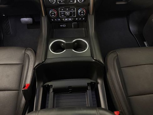 Used 2024 Chevrolet Suburban High Country w/ Premium Package 2 RWD image 17