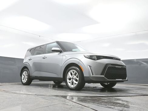 Used 2025 Kia Soul LX w/ LX Technology Package image 25